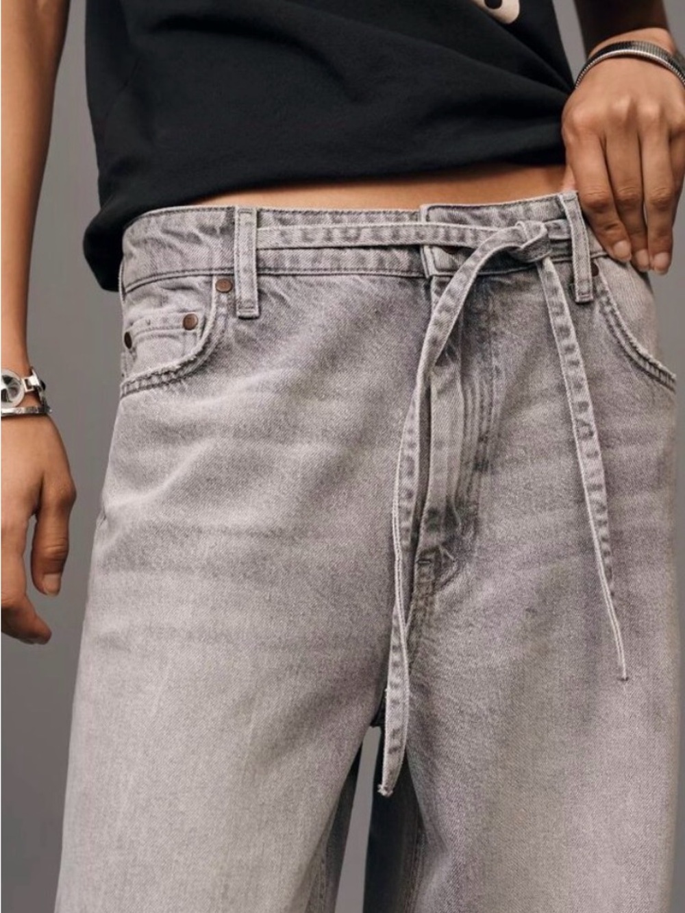 Pilcro Wide-Leg High Rise Jeans in Washed Gray- Size 29 - Picture 2 of 4